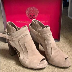 Vine Camuto - VC- Conley Heels